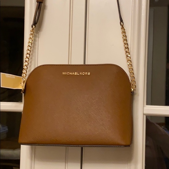 Michael Kors Handbags - Michael Kors Cindy large dome crossbody